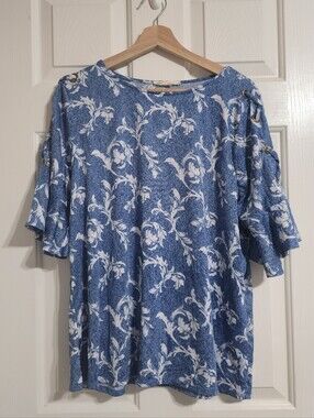 Above and Beyond Women's Blue/ White Floral Round Neck 3/4 Sleeve Blouse 2X Plus